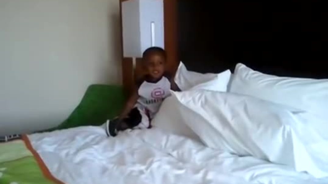 2 Year Old Baby J-Funk Sings Twinkle Twinkle Little Star with Mommy