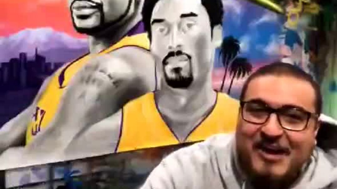 ⁣Shaq SURPRISES Artist behind Kobe Murals on Live