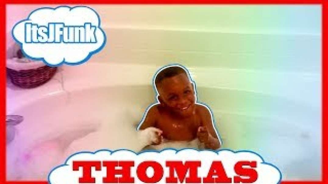 BATHTUB FUN! Oso Jfunk playing with Thomas and Friends Bath Balls Toys