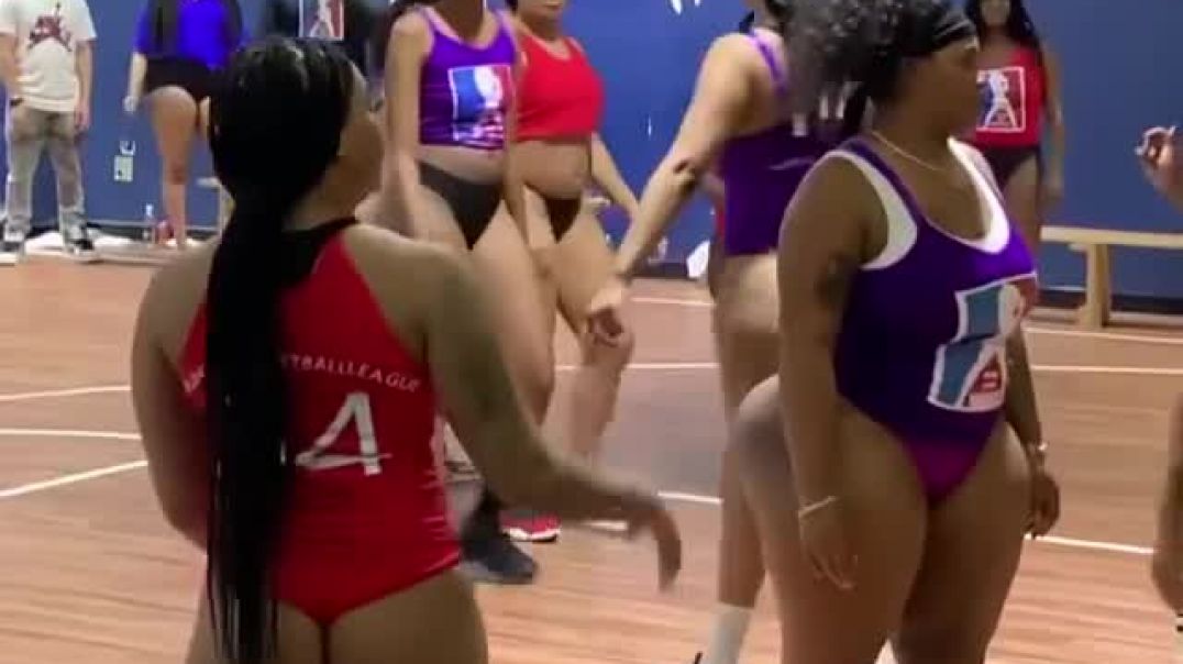 ⁣Only in Atl will you find Buns N Basketball a league where women hoop in lingerie