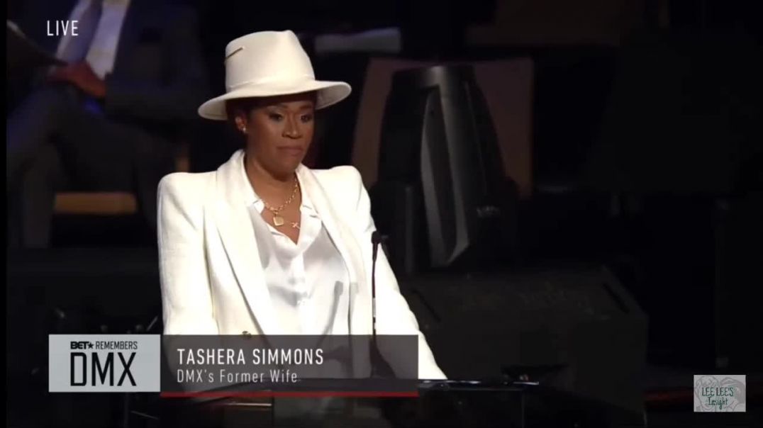 ⁣Ex Wife Tashera Simmons &Fiance Desiree Share Touching Moment During DMX Funeral