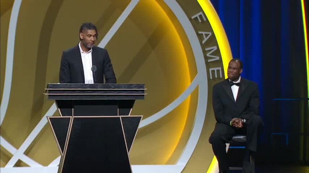 ⁣Tim Duncan thanking Kobe Bryant in his Hall of Fame speech