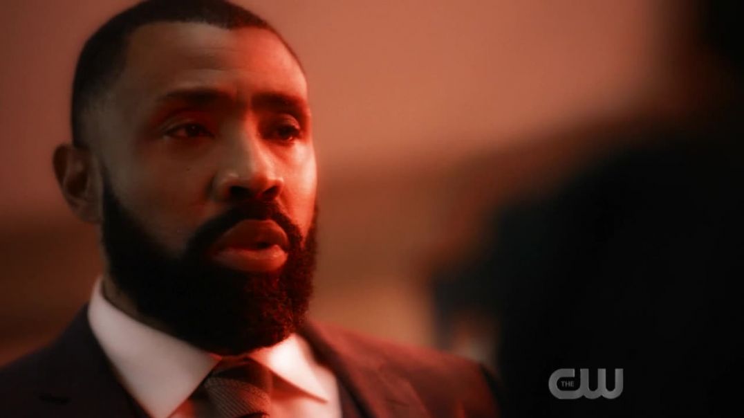 ⁣Black Lightning: S03xE09: The Book of Resistance: Chapter 4: Earth Crisis