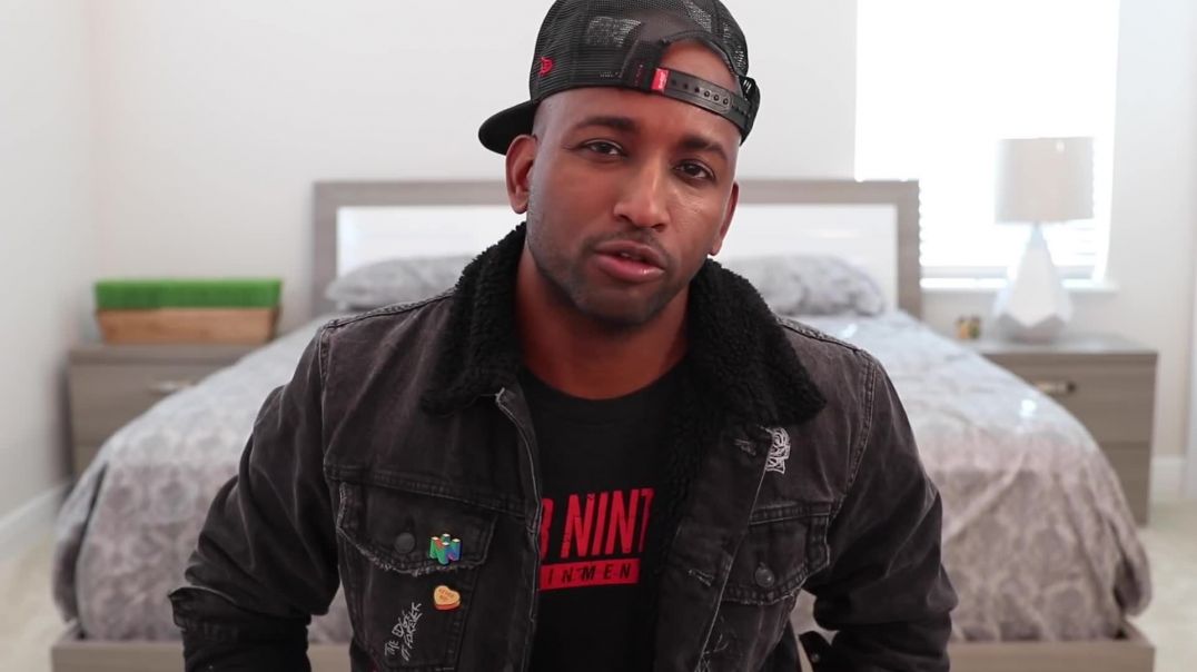 ⁣FAST AND CURIOUS  SWOOZIE