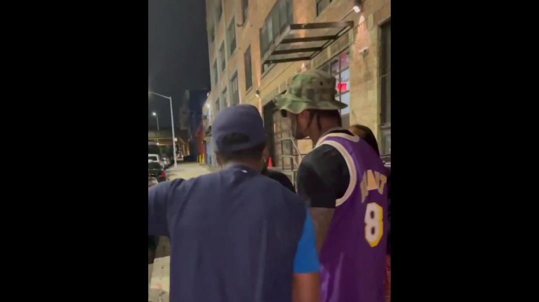 ⁣Queenz Flip snatches Dave East phone & reminds Fat Boy he got check in with him when he come to