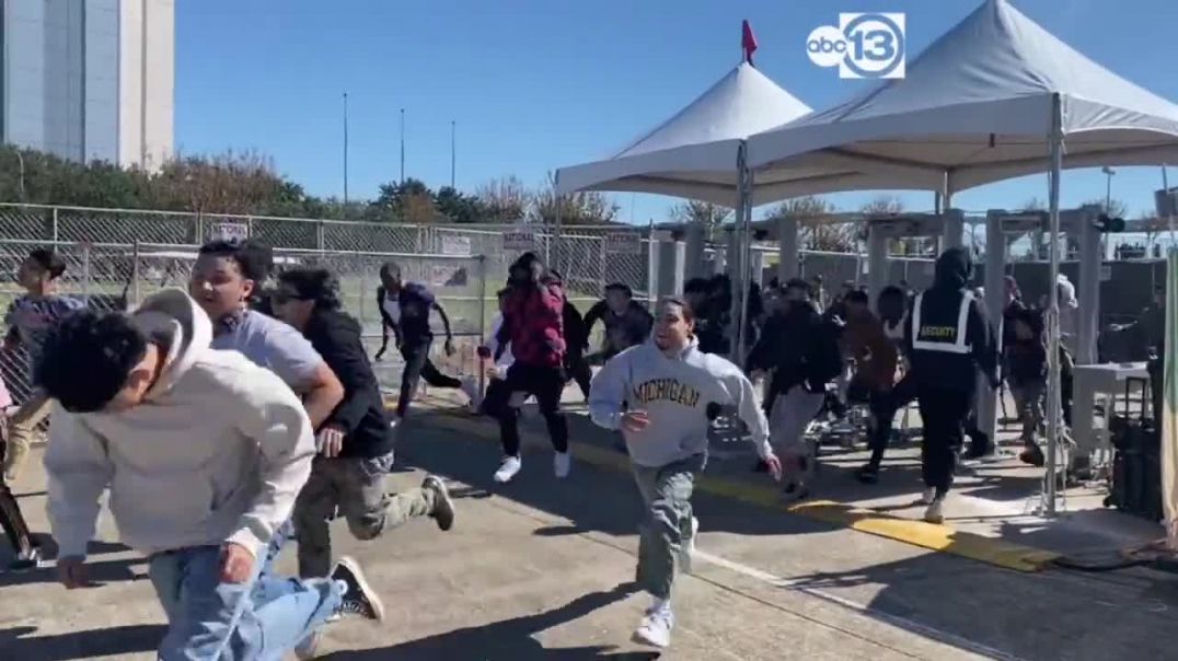 ⁣Stampede leaves 8 dead multiple injured at Astroworld Festival