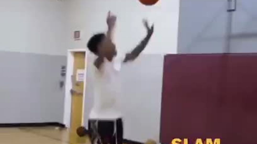 ⁣DUNK WIT A TWIST !!!! Must See