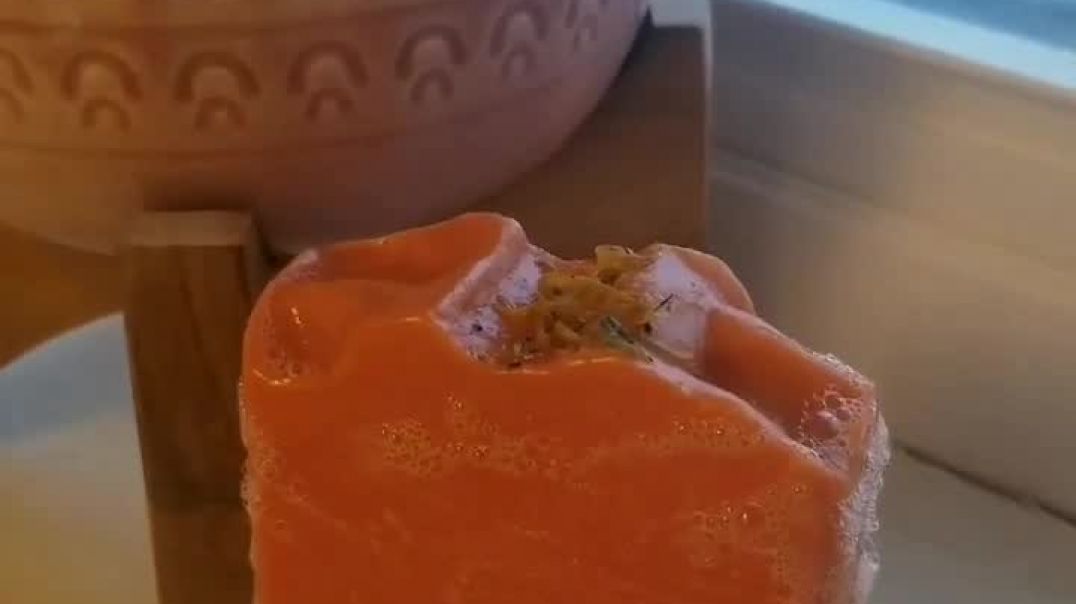 ⁣Orange obsession soap