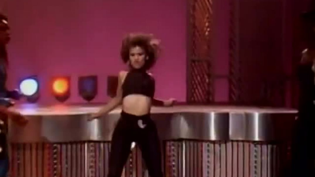 ⁣Rosie Perez OWNS Soul Train Line 1987 (Whitney Houston - So Emotional)