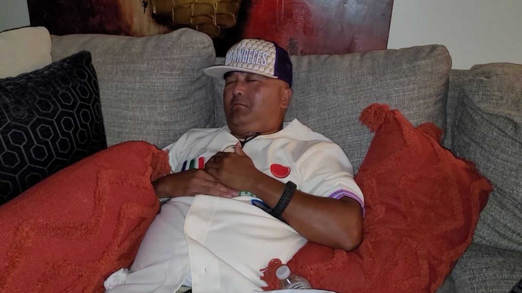 ⁣Laker Fan  Falls Asleep while everyone does the Cupid Shuffle