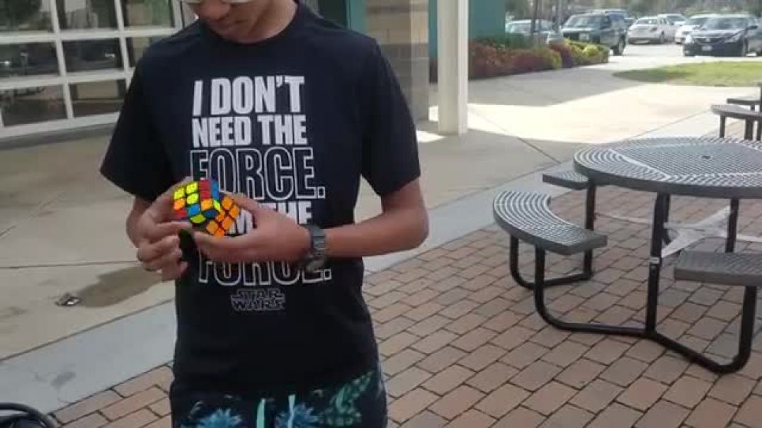 ⁣11 year old Gen Ligh Jr Rubix Cube in under 1 minute!