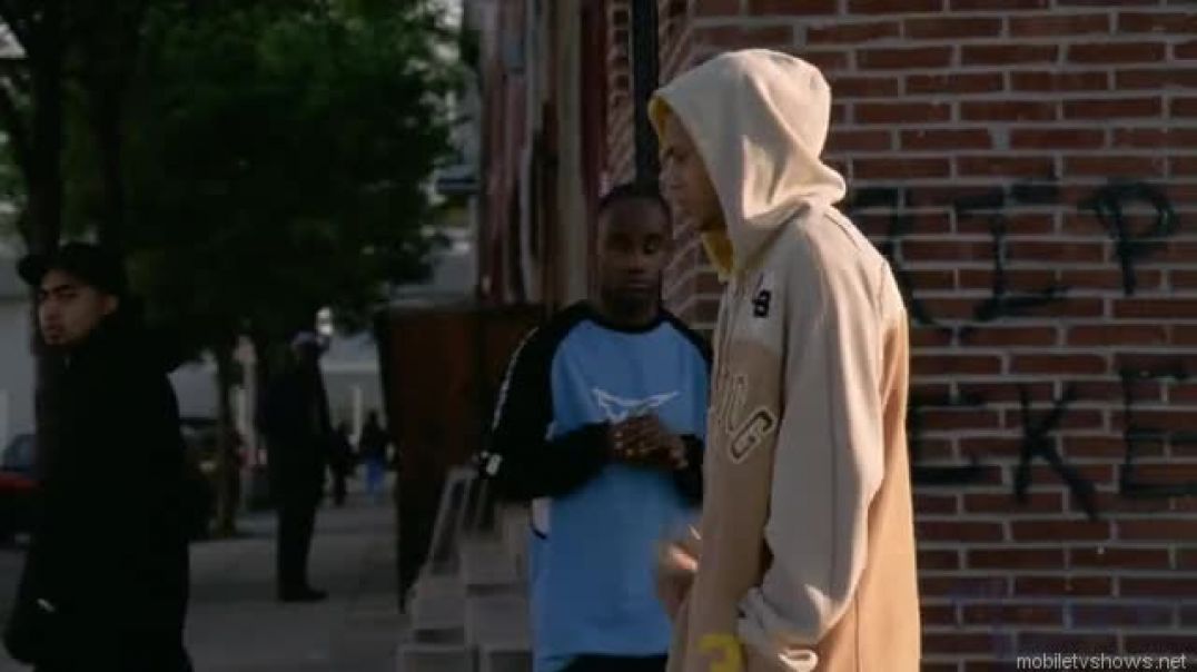 ⁣The Wire: S02xE09: Stray Rounds