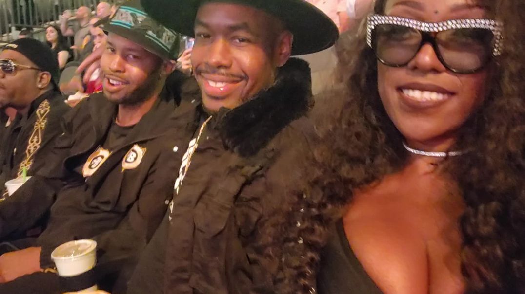 ⁣ApnDiva Reconnect with Banks family at Canelo vs GGG 3 Fight