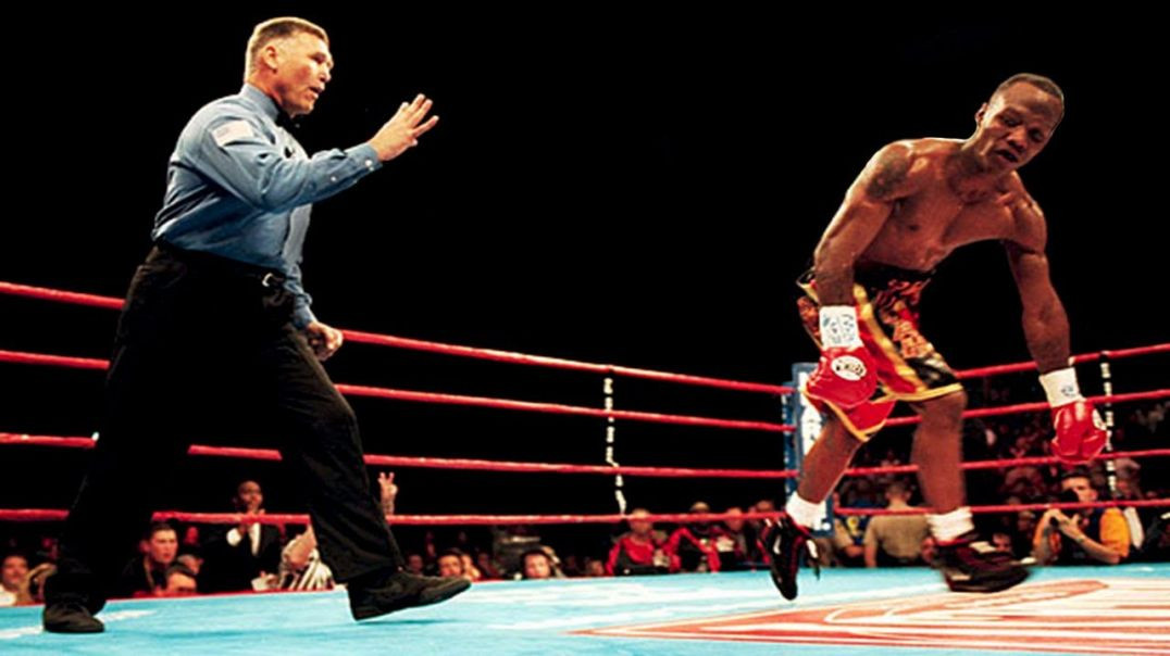 ⁣EPIC CHICKEN DANCES IN BOXING