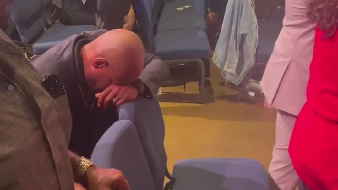 ⁣Coach Ap n Dangerus Diva CRYING after powerful Prophecy at Revelation Church