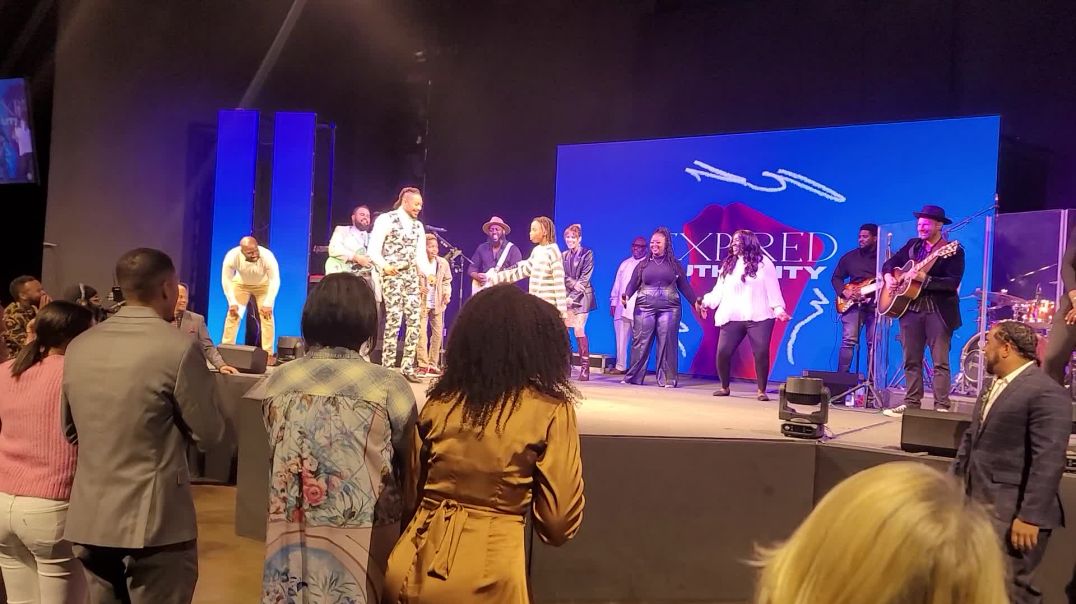 ⁣Prophet Lovy Laughs at his son dancing on stage at Revelation Church