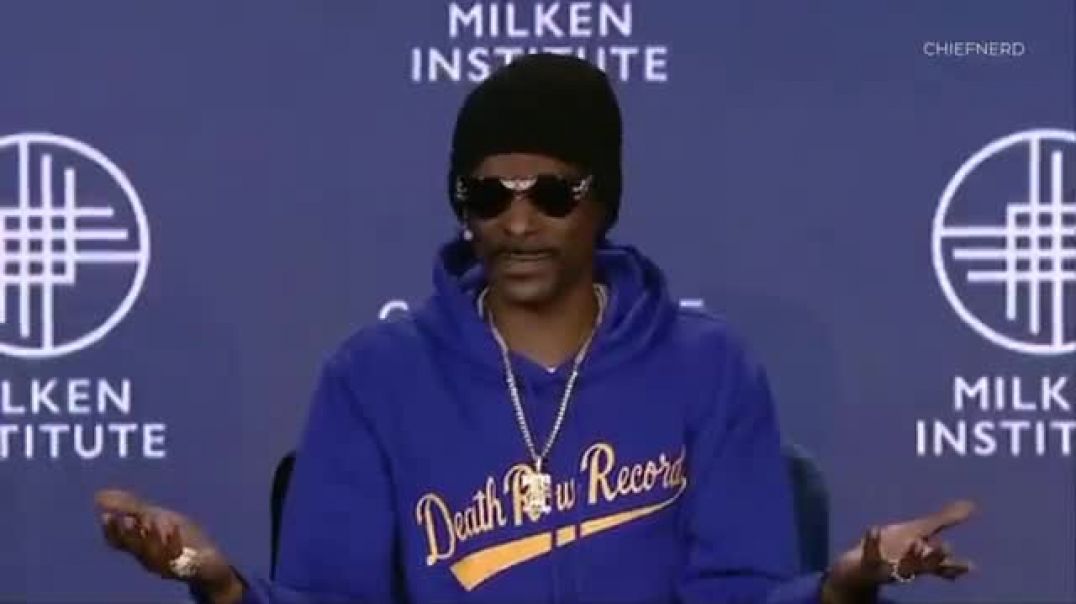 ⁣Snoop Dogg went off the script and went in on streaming, AI and the writers strike 😂😂