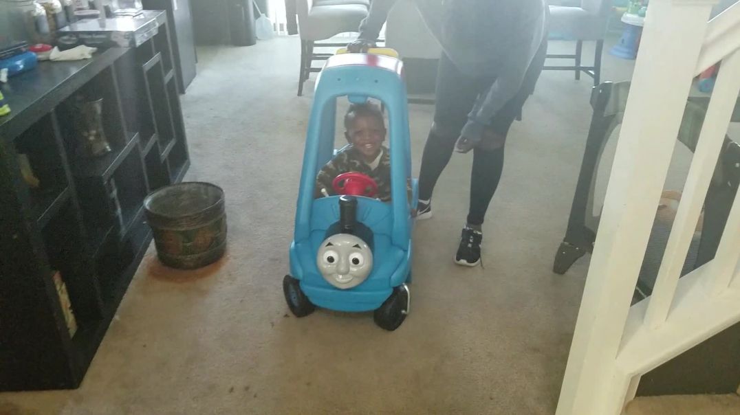 ⁣Miracle baby Josiah build a NEW Thomas and Friends Dynacraft