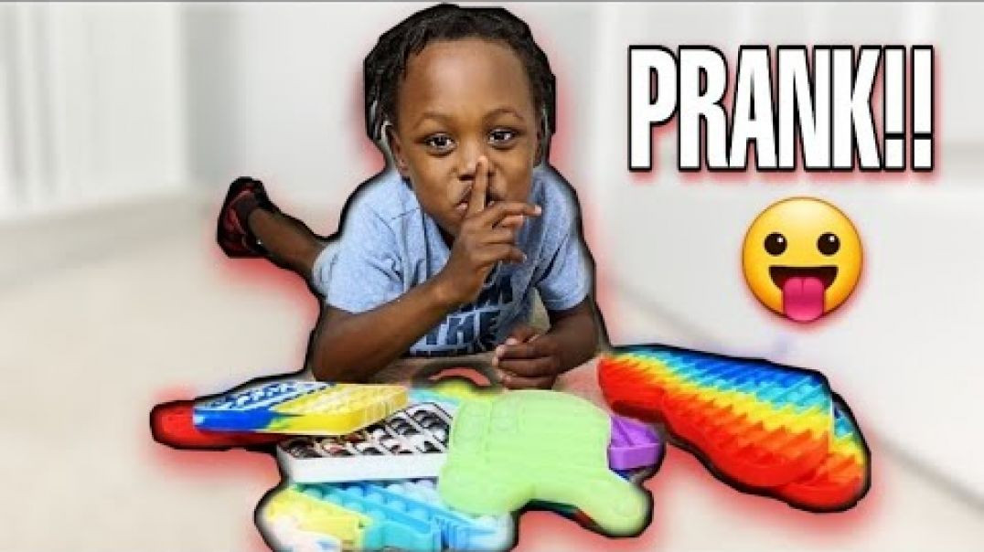⁣PRANK!! Playing Hide N Go Seek with My brother Pop it Fidget Toy Collection