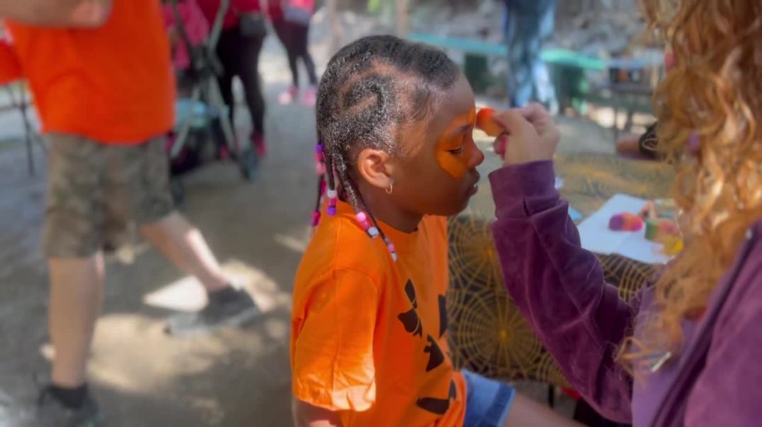 ⁣Face Painting at The Pumpkin Patch