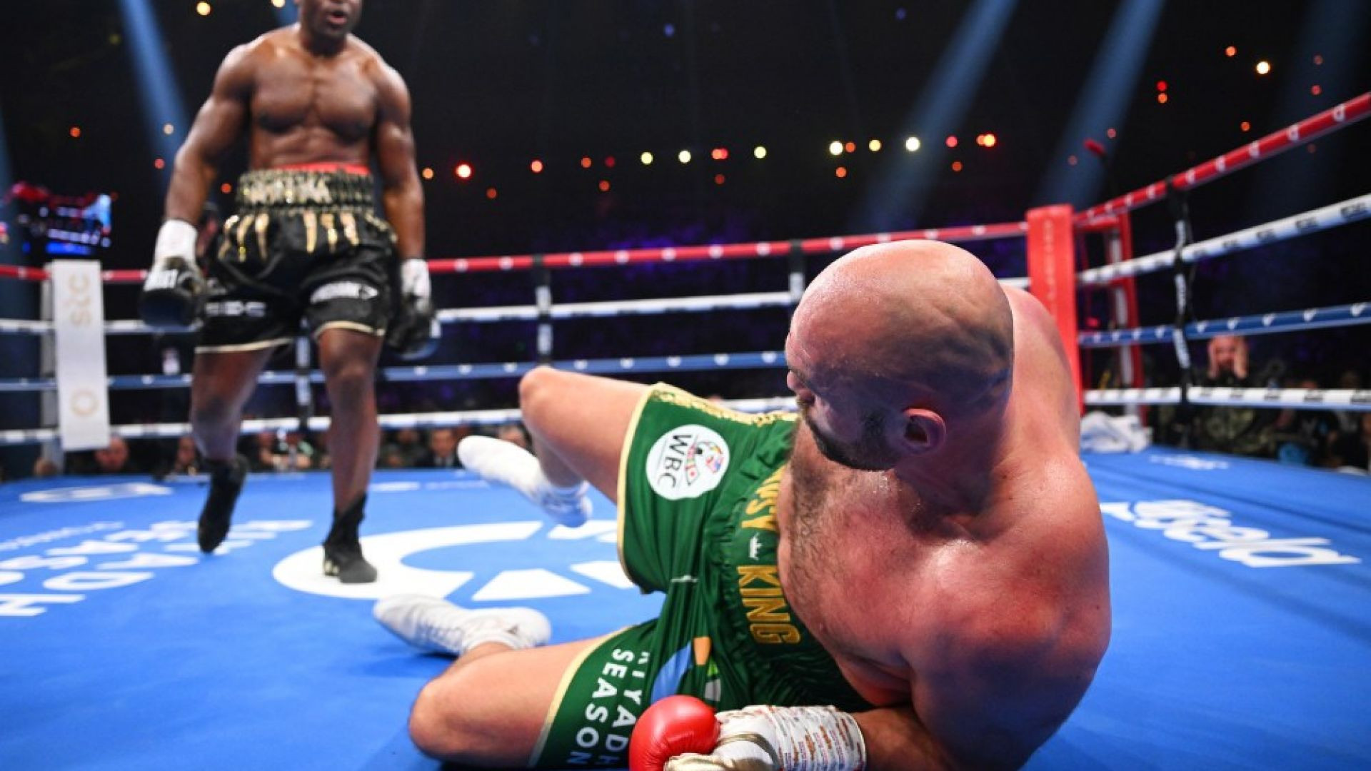 ⁣Francis Ngannou Knocks Down Tyson Fury (Ap Reacts)