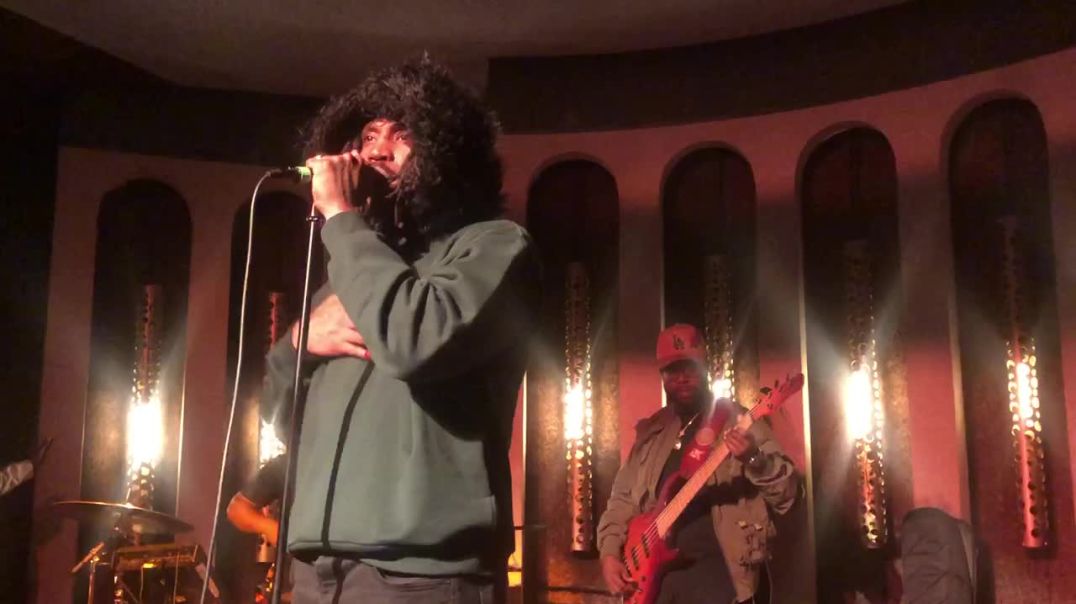 ⁣Inglewood Sir performs “Hair Down” Live at the Peppermint Club