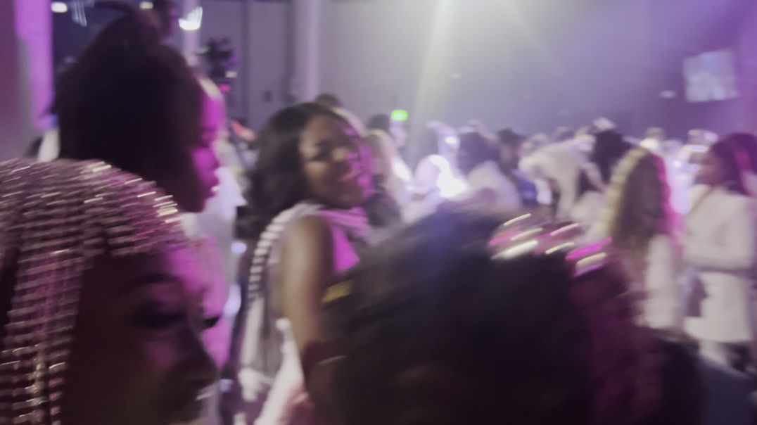 ⁣Dangerus Diva dancing with her niece at Revelation Church on New Years Eve Crossover Service