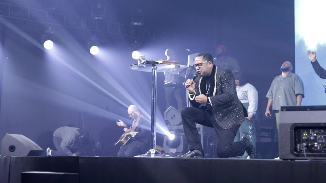 ⁣👑// APOSTLE OMAR DELIEVERS A POWERFUL PRAYER \\👑