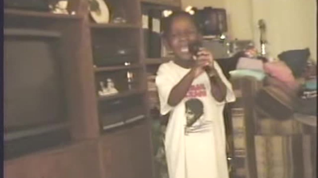 ⁣Mary singing "I'll Be There" at the age of 2 1/2