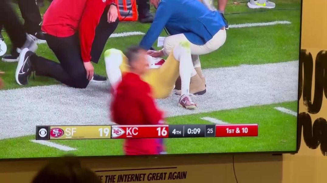 Big Run from Travis Kelce & Injury on the play during Super Bowl 2024 😮