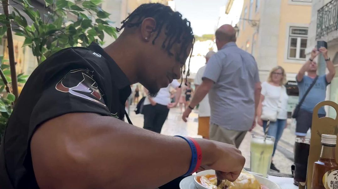 ⁣Trying Lisbon's FAMOUS Francesinha Sandwich! *OVERRATED*?