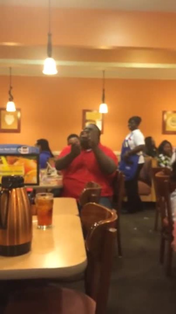 Gospel Singer Takes Over Ihop with Something about the name Jesus