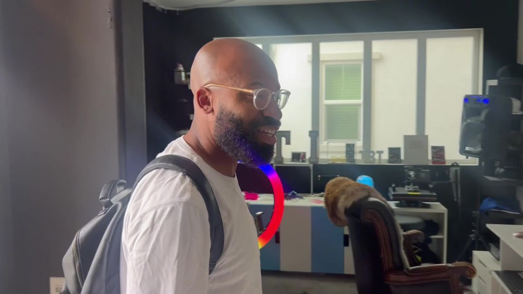 ⁣MrantDavis pulls up to The Black Tube Studios