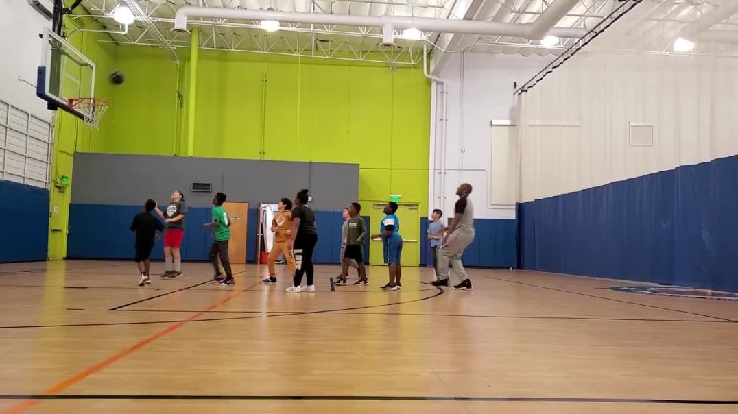⁣Coach Ap challenges his 11u Basketball team to a 1v9 game