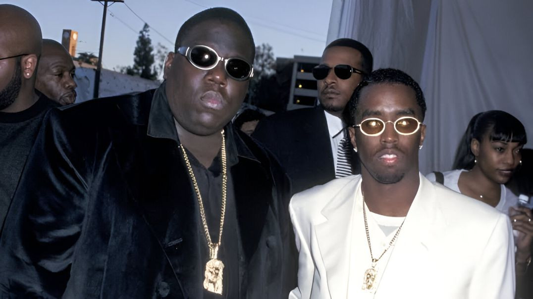 ⁣Puff Daddy [feat. The Notorious B.I.G. & Busta Rhymes] - Victory (Official HD Music Video)