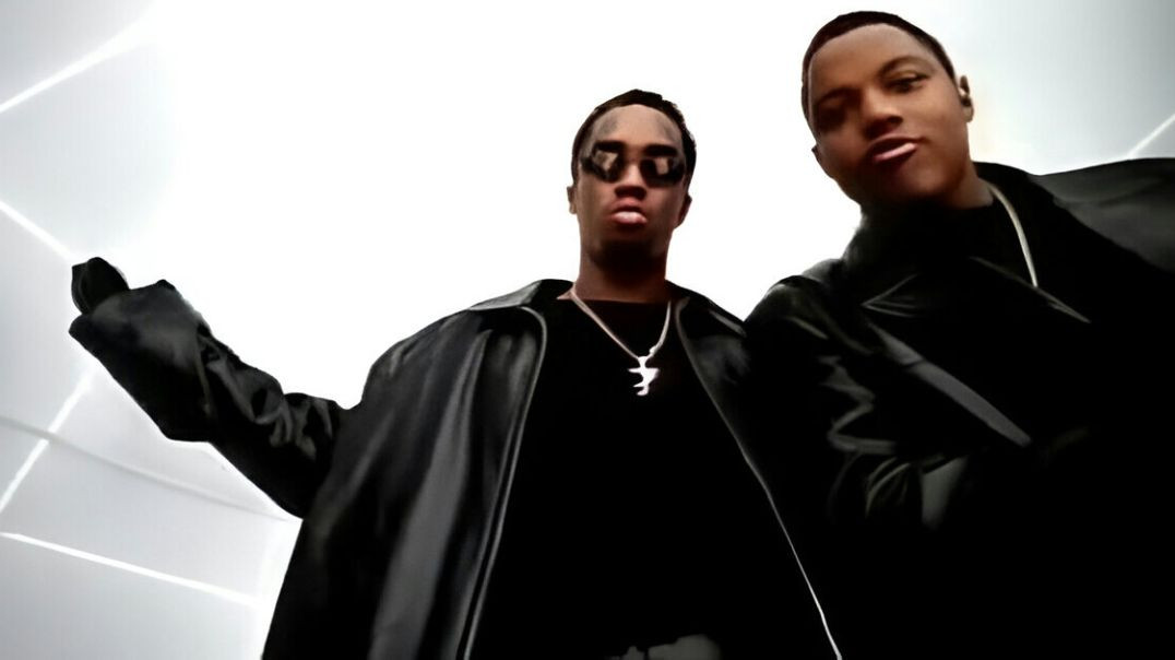 ⁣Puff Daddy - Can't Nobody Hold Me Down (feat. Mase) (Official HD Music Video)