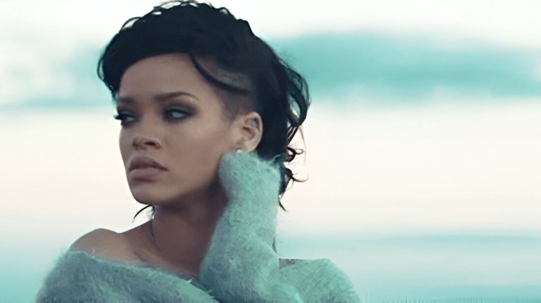⁣Rihanna - Diamonds