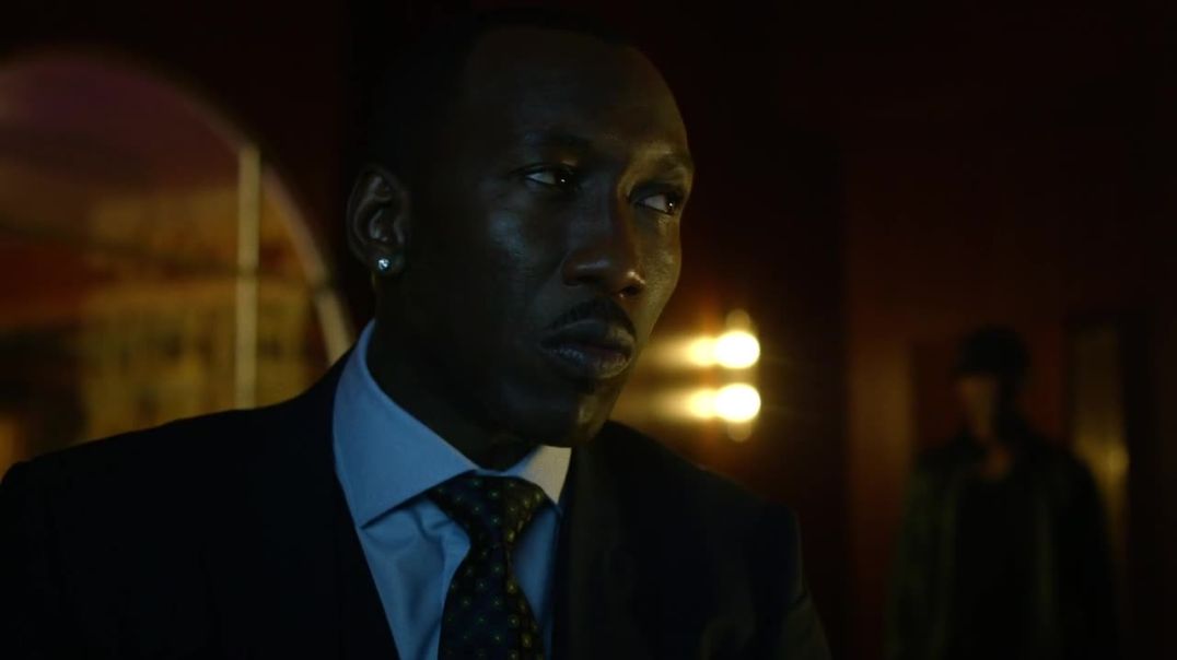 ⁣Luke Cage: S01xE06: Suckas Need Bodyguards