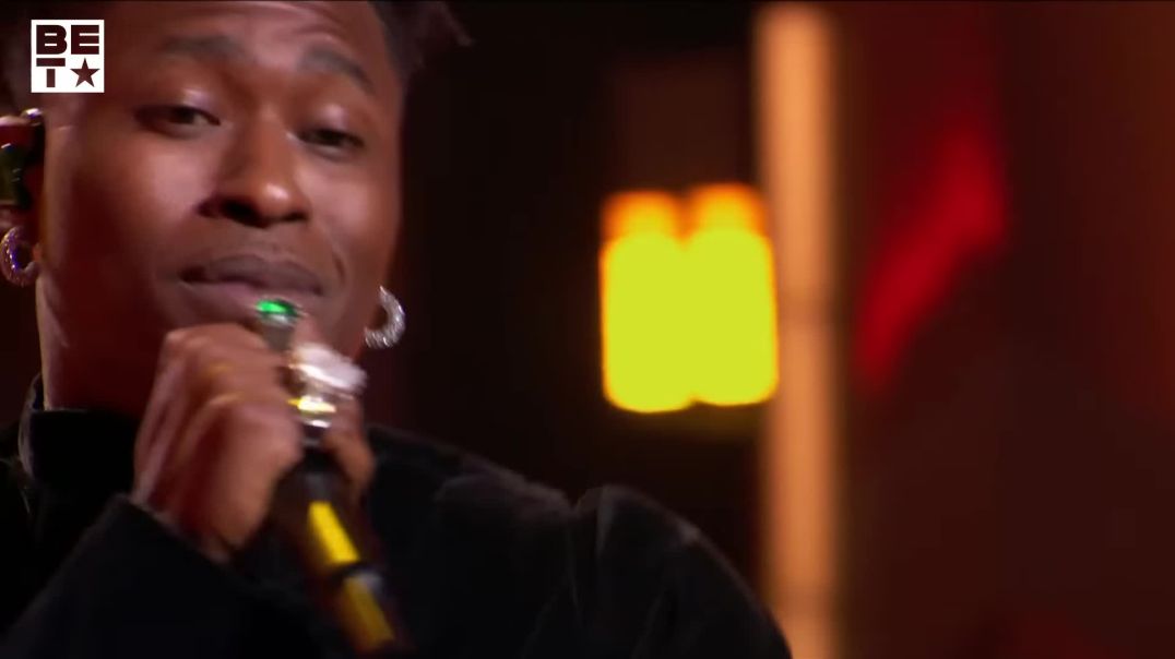 ⁣Lucky Daye Shut Down The Stage With Steaming Hot Performance Of Over - Soul Train Awards 2021