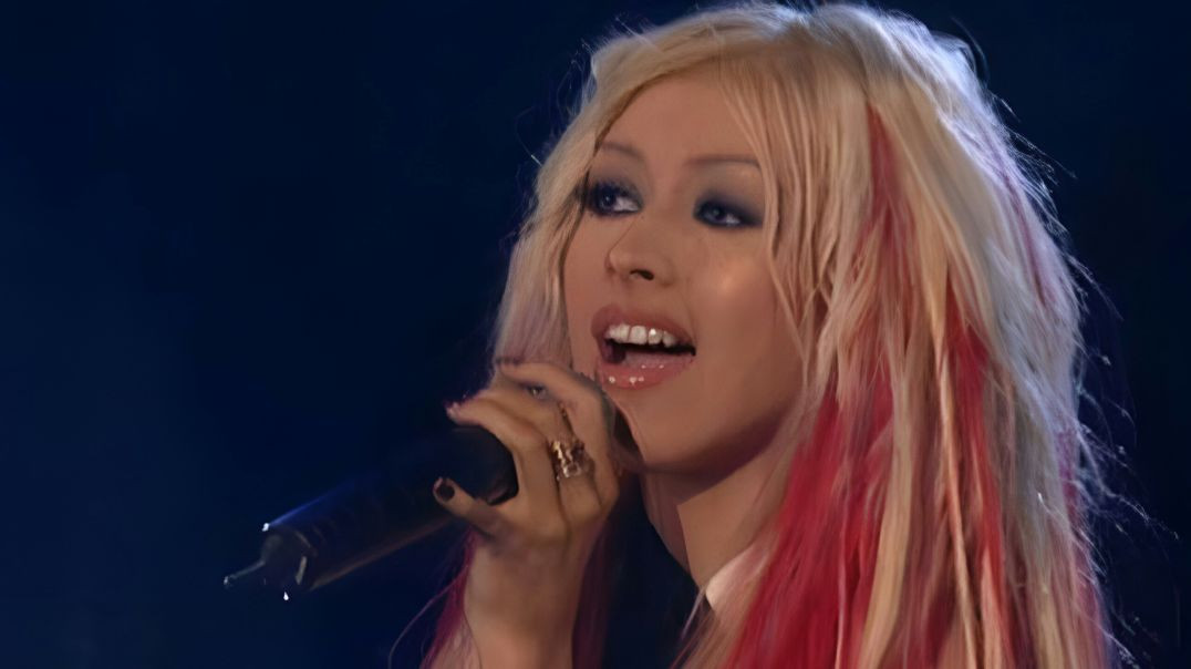 ⁣Christina Aguilera ft Brian Mcknight - Have Yourself A Merry Little Christmas