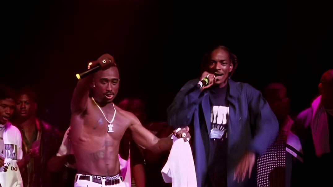 ⁣2Pac & Snoop Dogg - 2 Of Amerikaz Most Wanted Live in LA