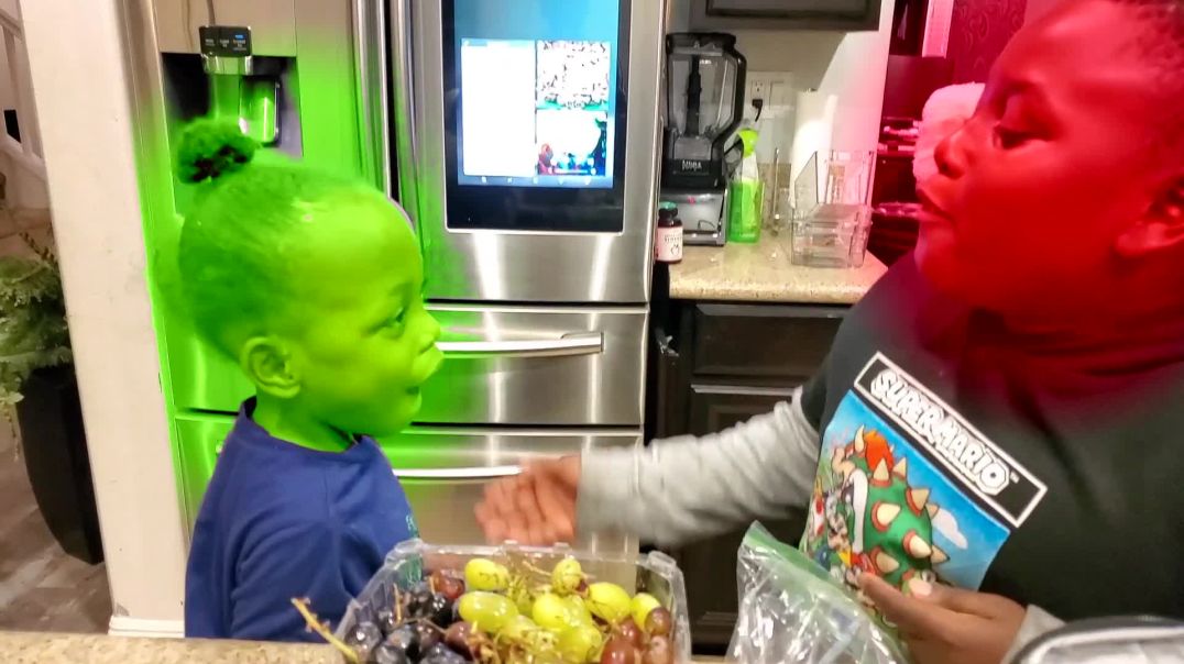⁣J Funk and Baby Josiah Faces turn red and green after eating food