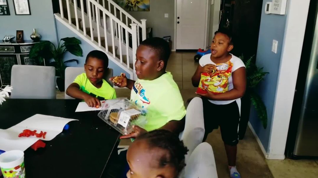 ⁣ItsJfunk and Friends EATING HOT Cheetos & Takis FOR BREAKFAST!! Johnny Johnny No Papa Nursery Rh