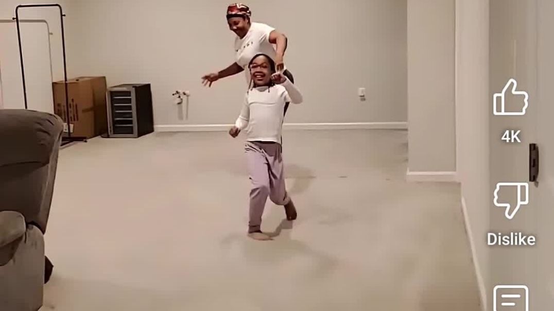 ⁣Light challenge kid and wife