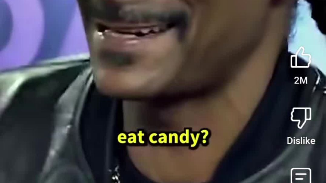 ⁣Snoop Dogg is the best Grandma