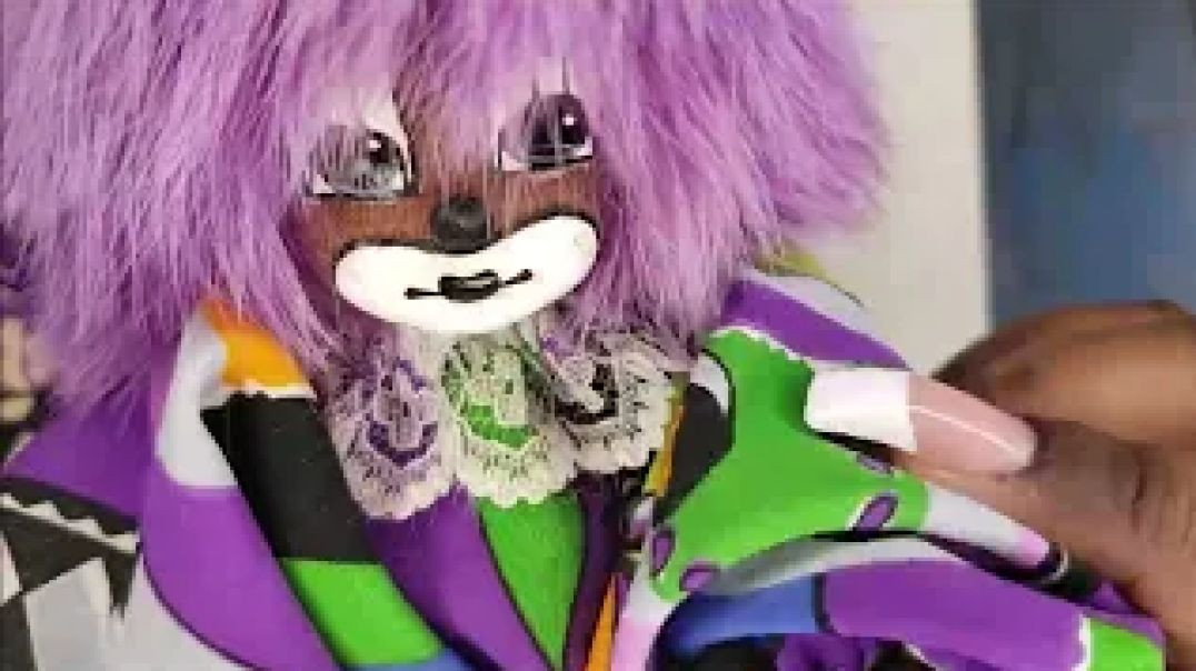 ⁣Drawing My Q-Tee Clown Doll, Jamir (pt. 2)