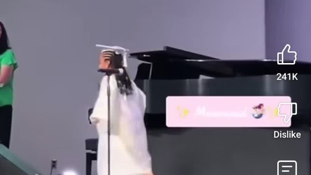 ⁣When your daughter wants to be pregnant when she grows up😅😅