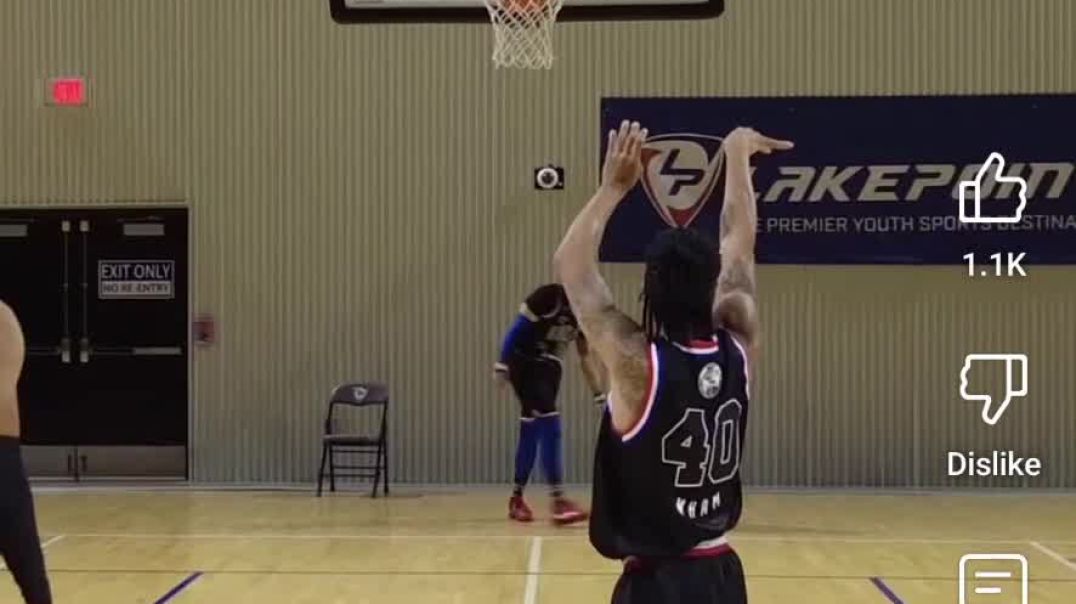 ⁣6 basketball 🏀 trick shots from the Harlem grow tars part 9