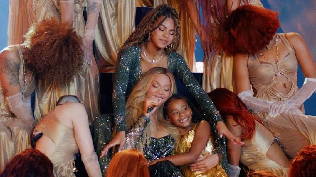 ⁣Every Time Blue Ivy & Rumi Stole the Show On Beyonce’s Tour