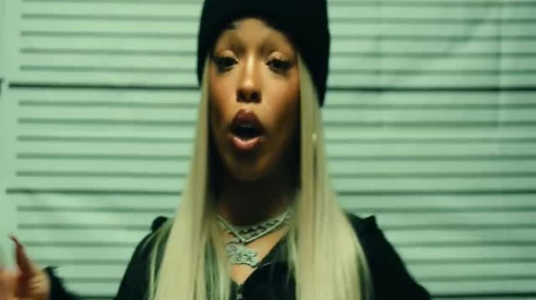 ⁣Honey Bxby: Raw Honey, Lil' Kim, and Rising Stardom